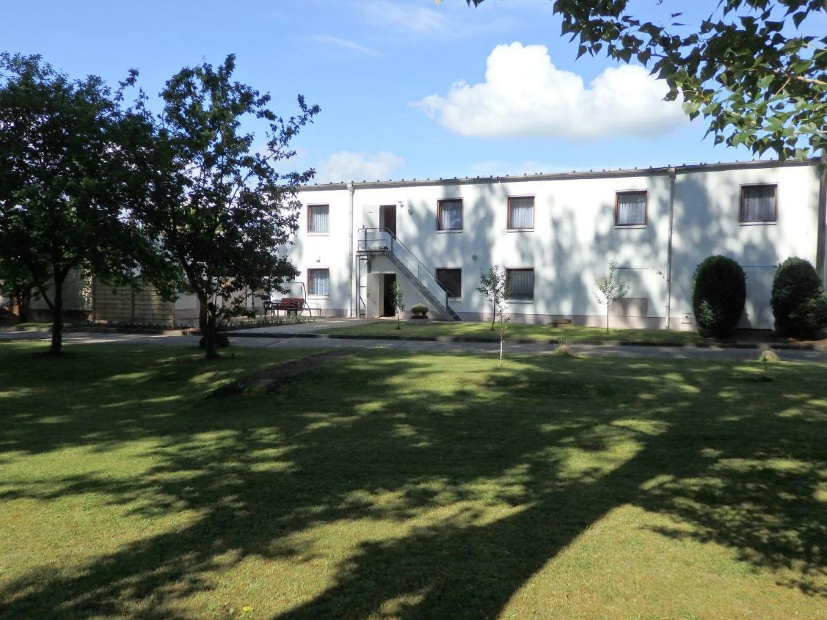 Hotel Zur Saale à Weißenfels Extérieur photo