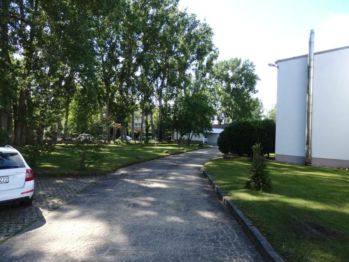 Hotel Zur Saale à Weißenfels Extérieur photo