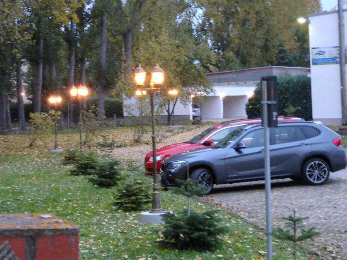 Hotel Zur Saale à Weißenfels Extérieur photo