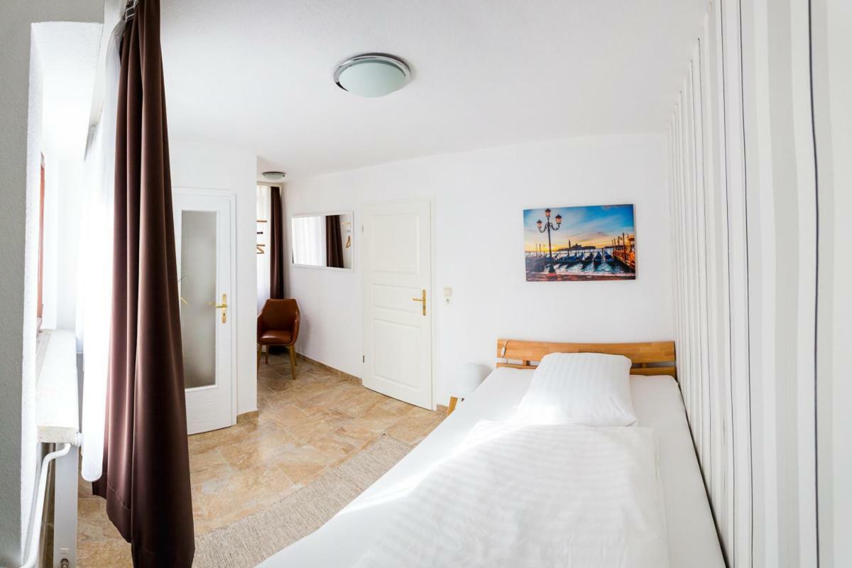 Hotel Zur Saale à Weißenfels Extérieur photo