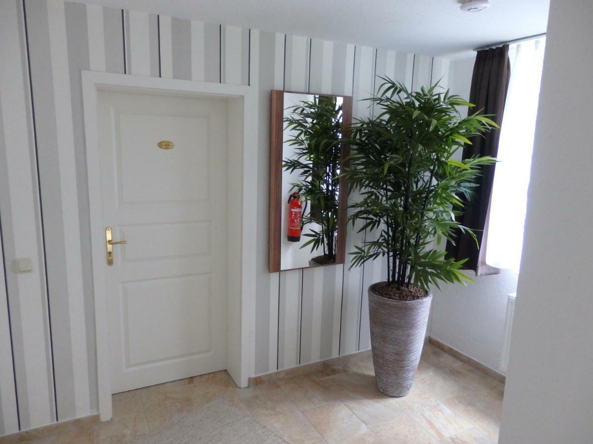 Hotel Zur Saale à Weißenfels Extérieur photo