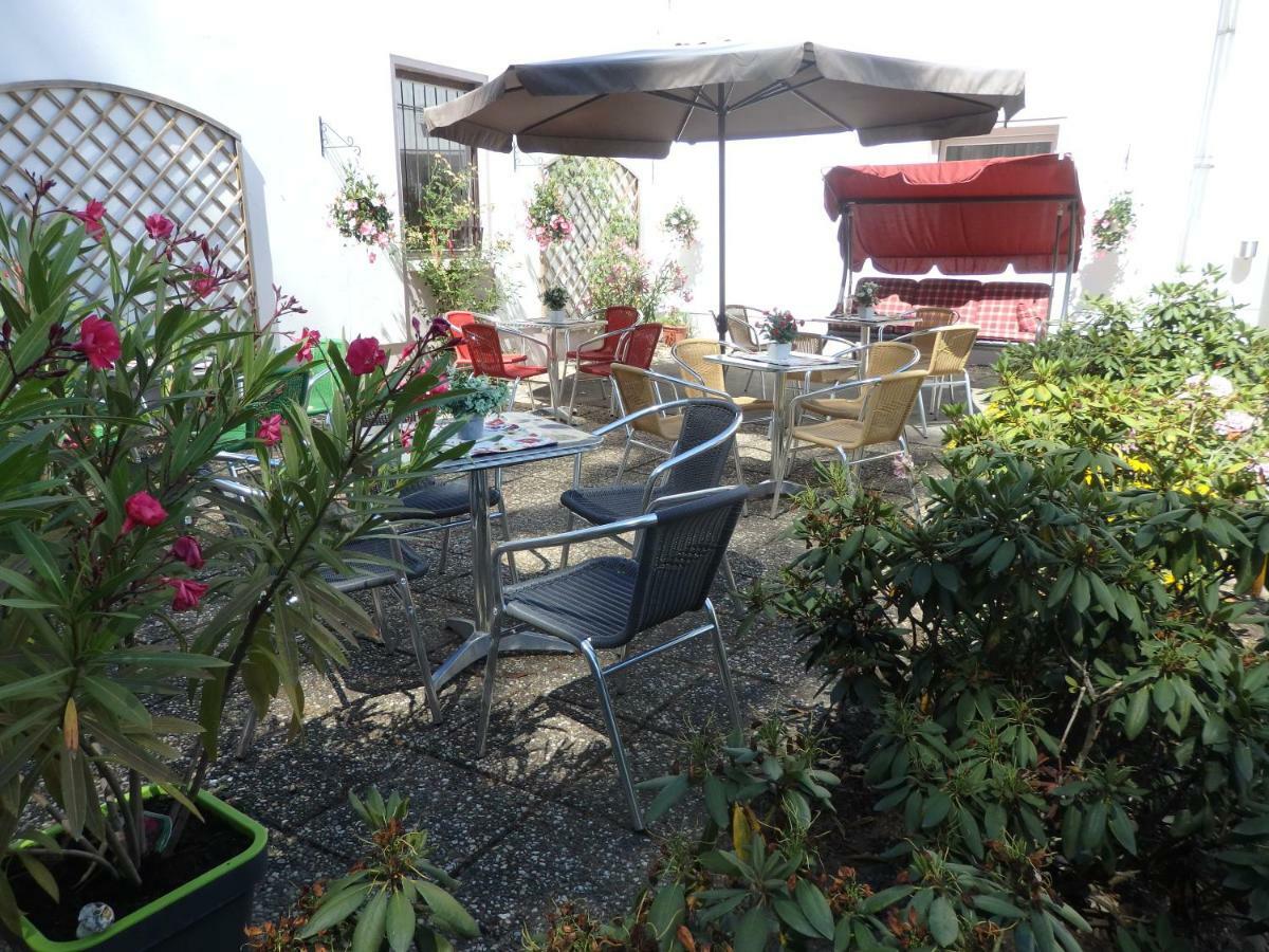Hotel Zur Saale à Weißenfels Extérieur photo